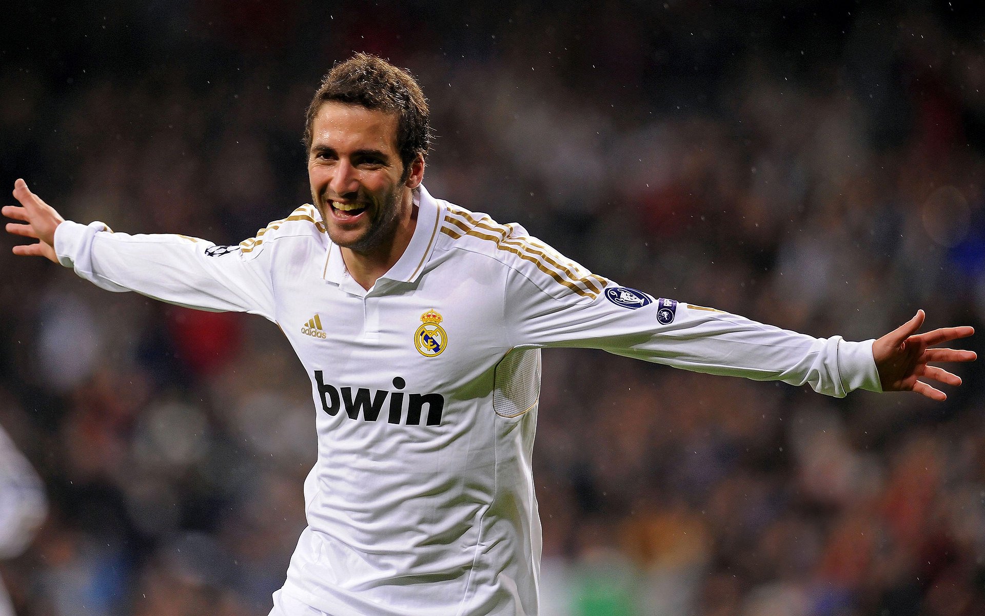 斗志昂扬双方鏖战,现场观众沸腾欢呼,斗志昂扬下一句是什么